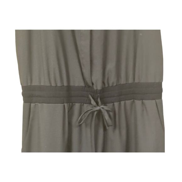 Evereve black wide leg jumpsuit, minimalist, effortless, elevated casual, travel - Picture 4 of 6